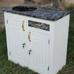 Kitchen cabinet